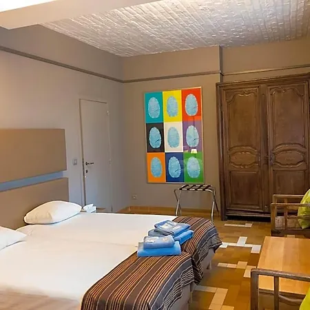 Escale Hotel 2*